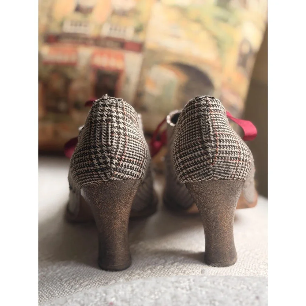 Vintage Plaid Heeled Oxfords | Leather Rose Appliqué Shoes, Portugal